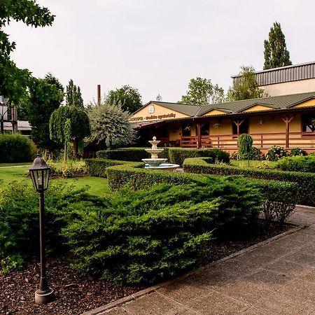 Hotel Slnecny Dvor Μιχάλοβτσε Εξωτερικό φωτογραφία