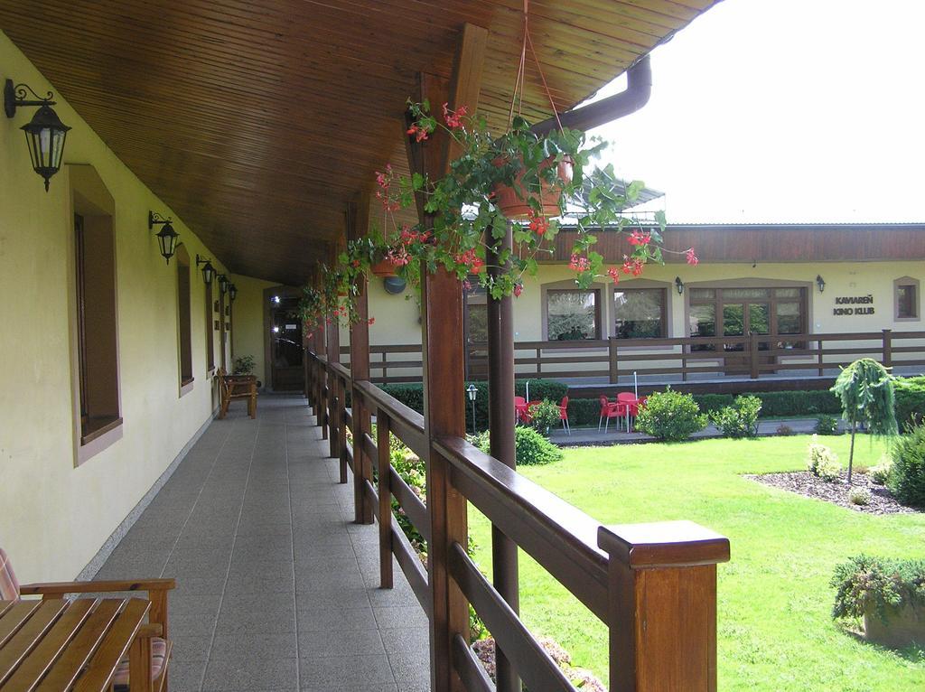 Hotel Slnecny Dvor Μιχάλοβτσε Εξωτερικό φωτογραφία