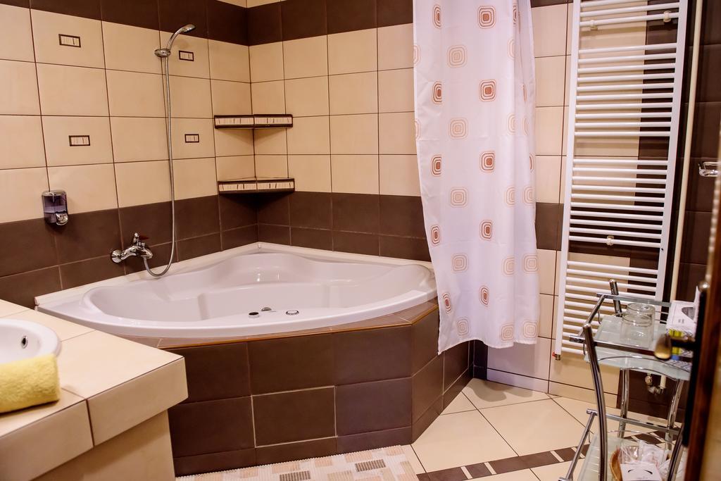 Hotel Slnecny Dvor Μιχάλοβτσε Δωμάτιο φωτογραφία