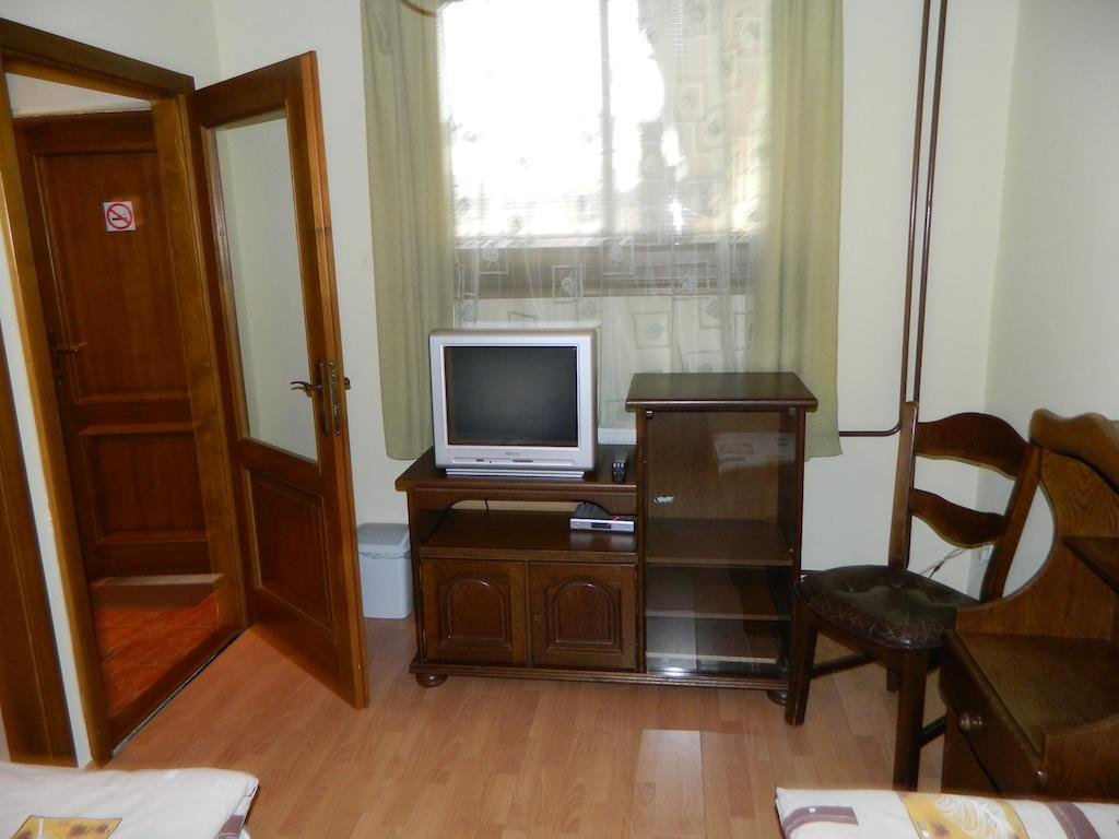 Hotel Slnecny Dvor Μιχάλοβτσε Δωμάτιο φωτογραφία