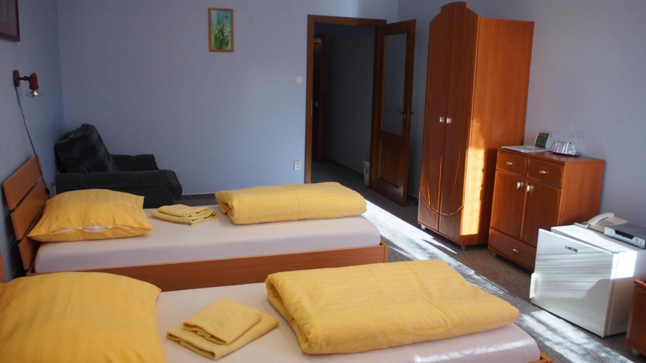 Hotel Slnecny Dvor Μιχάλοβτσε Εξωτερικό φωτογραφία