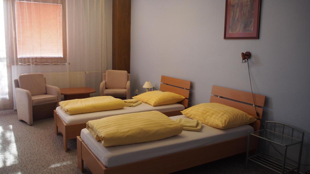 Hotel Slnecny Dvor Μιχάλοβτσε Εξωτερικό φωτογραφία