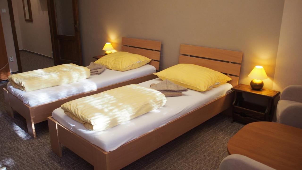 Hotel Slnecny Dvor Μιχάλοβτσε Εξωτερικό φωτογραφία