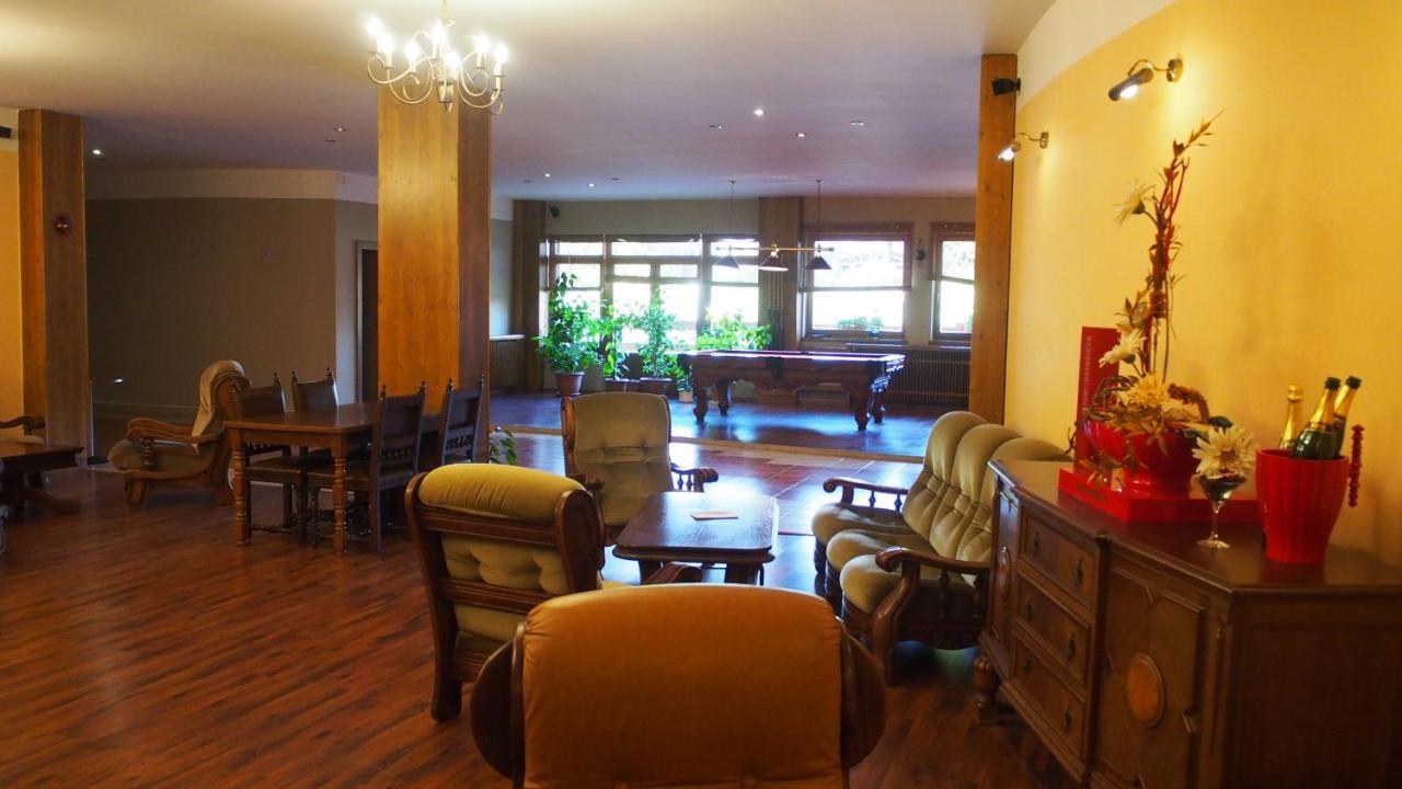 Hotel Slnecny Dvor Μιχάλοβτσε Εξωτερικό φωτογραφία