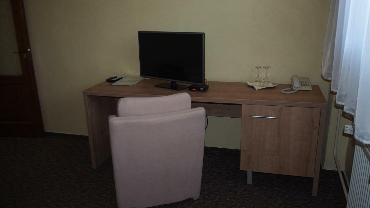 Hotel Slnecny Dvor Μιχάλοβτσε Εξωτερικό φωτογραφία